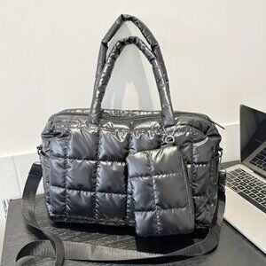 🖤New🖤 Black Quilted Shoulder Bag with Padded Design